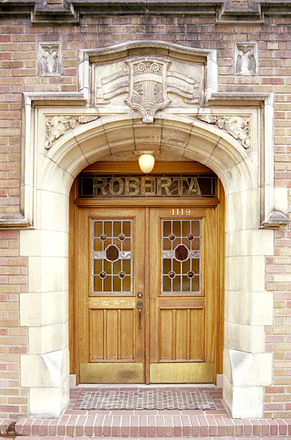 Roberta Apartments
